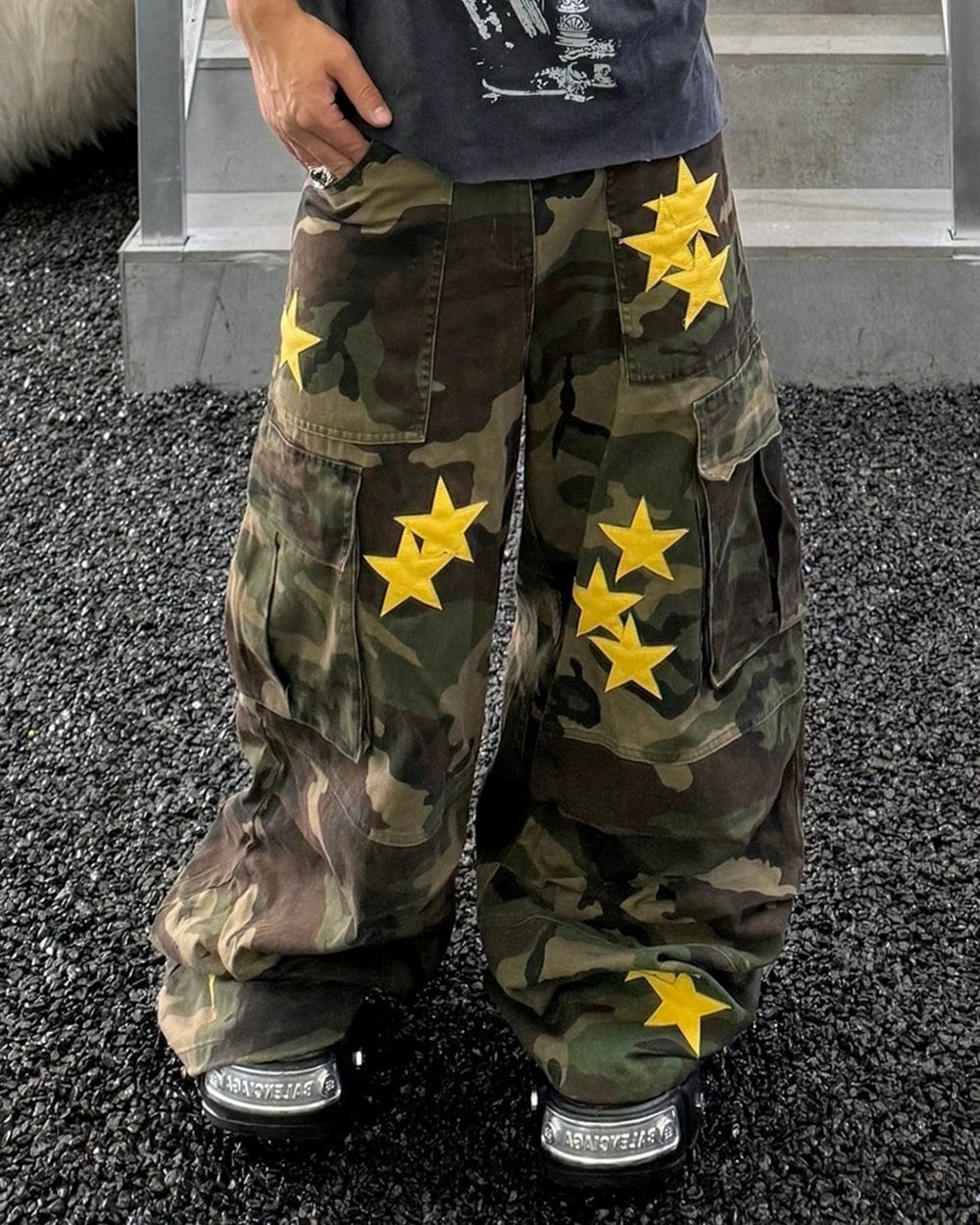 star patch camo cargo pants
